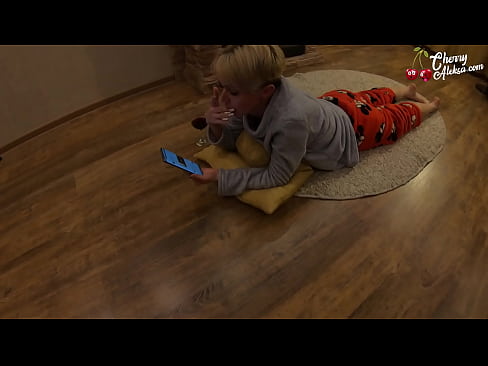 ❤️ Hullu blondiin imeb tohutut munni ja hüppab selle peal - anaalseksiga ❤️❌ Pornovideo at et.filmexxx18.ru ❌